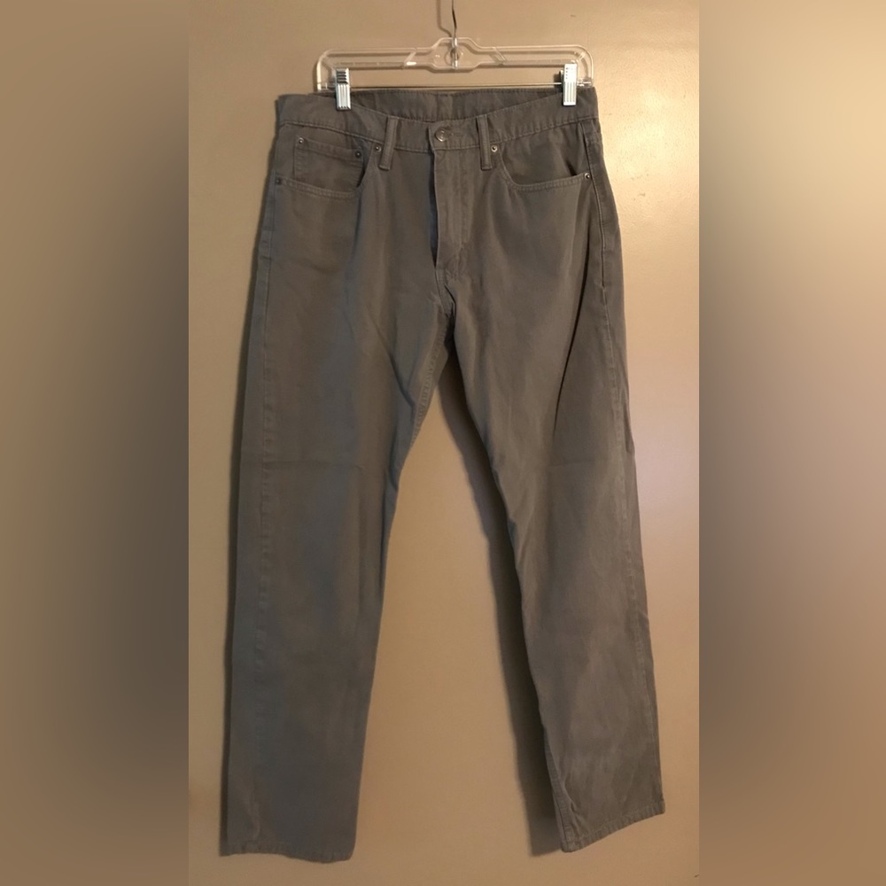 Levi’s 502 gray stretch jeans W32 L34. 97%cotton 3% elastane.